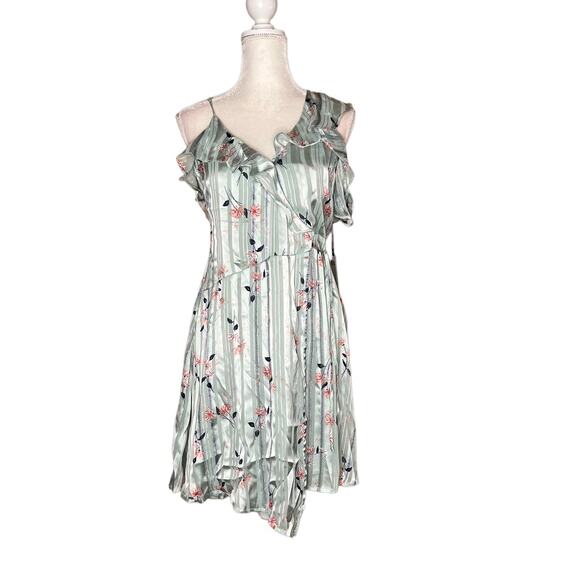 ASTR the label Women's Josie One Cold Shoulder Ruffle Floral Satin Wrap Dress - Picture 8 of 11